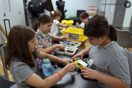 Lato z Kulturą 2025 – Pracownie Kultury Dziesiąta