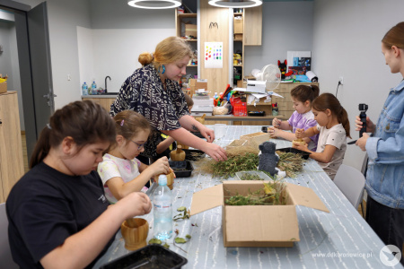 Lato z Kulturą 2025 – Pracownie Kultury Dziesiąta