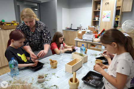 Lato z Kulturą 2025 – Pracownie Kultury Dziesiąta