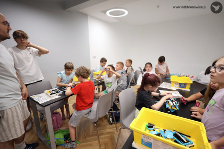 Lato z Kulturą 2025 – Pracownie Kultury Dziesiąta