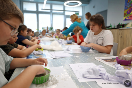 Lato z Kulturą 2025 – Pracownie Kultury Dziesiąta