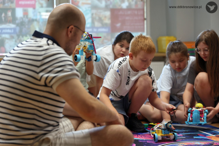 Lato z Kulturą 2025 – Pracownie Kultury Dziesiąta