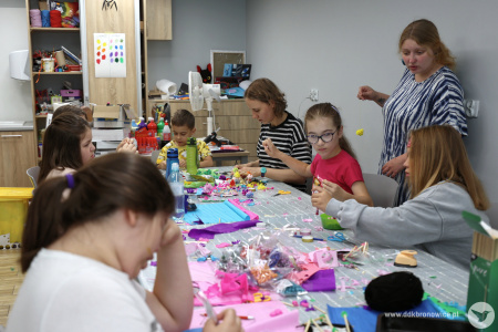 Lato z Kulturą 2025 – Pracownie Kultury Dziesiąta