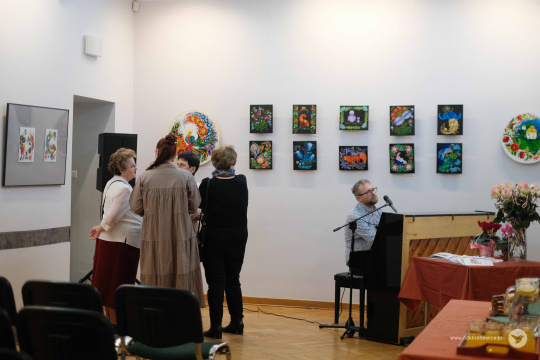 Wystawa „Barwy Petrykiwki – na styku tradycji i współczesności”